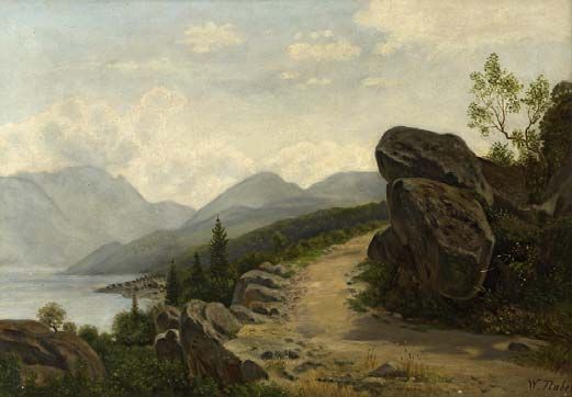 von-felsbrocken-gesaumter-hohenweg-mit-blick-auf-see-in-bergiger-sommerlandschaft