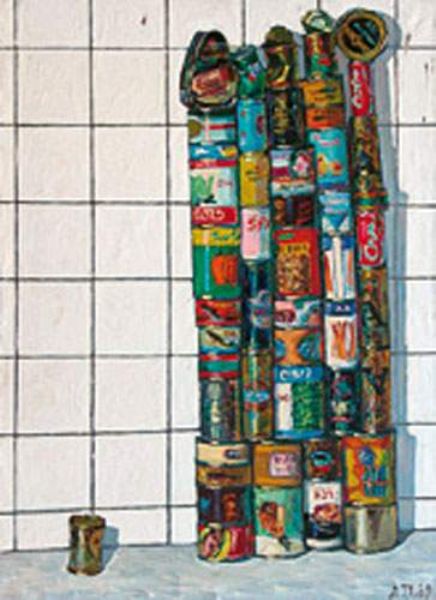 composition-aux-cannettes-et-boites-sur-fond-de-carrelage-blanc