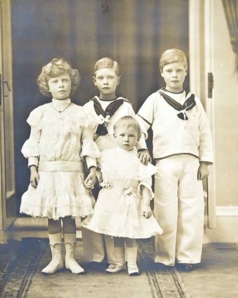prince-edward-duke-of-windsor-king-edward-viii-king-george-vi-princess-mary-countess-of-harewood-prince-henry-duke-of-g
