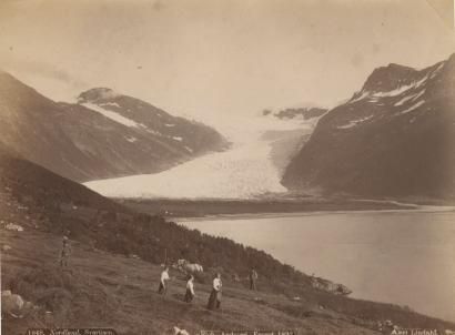 suede-paysages-habitats-torrents-glaciers