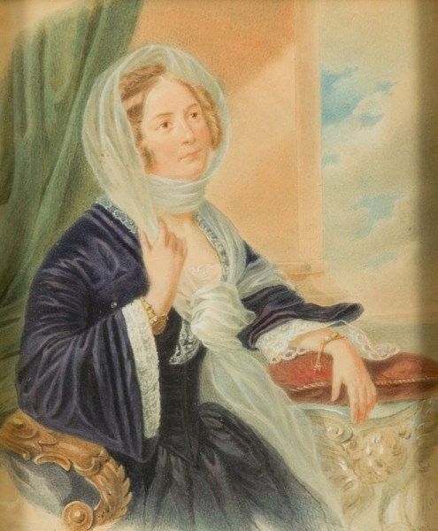 portret-damy-w-granatowej-sukni