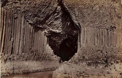 la-grotte-de-fingal-staffa-ecosse