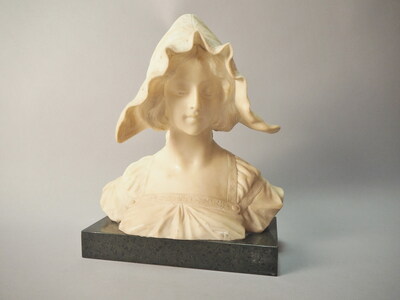 jeune-fille-au-bonnet-brode