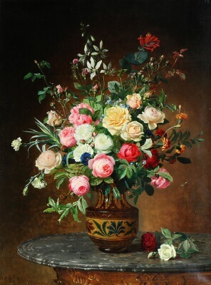 flowers-in-a-vase-on-a-table